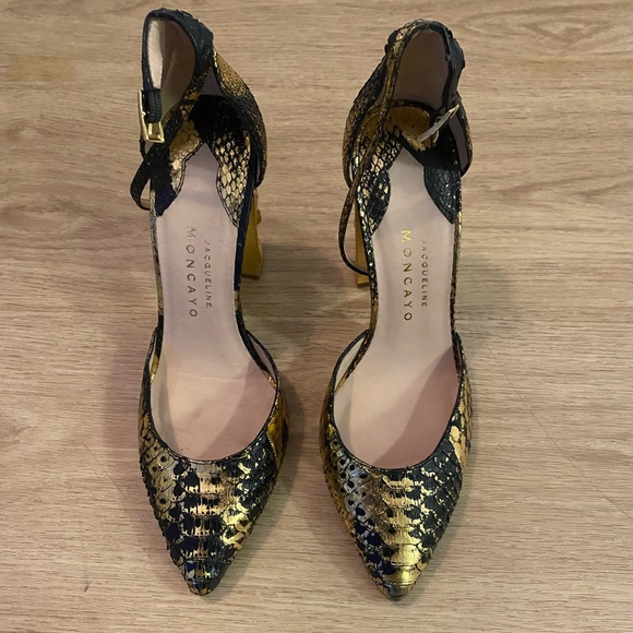 Jacqueline Moncayo Carbonel Gold/Black – Baroque Collection Heels - Picture 5 of 5